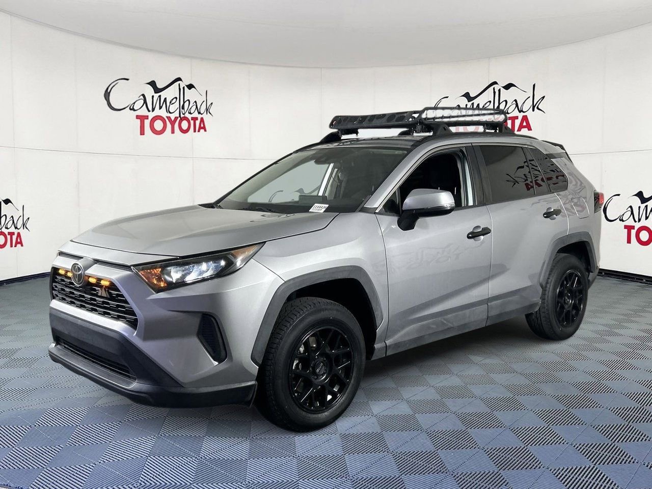 Used 2021 Toyota RAV4 LE image 4