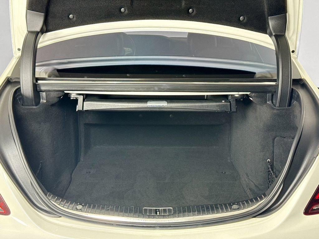 Used 2020 Mercedes-Benz S 560 Sedan image 25