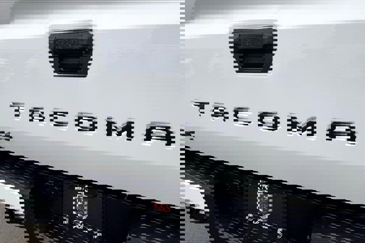 Used 2024 Toyota Tacoma SR5 image 8