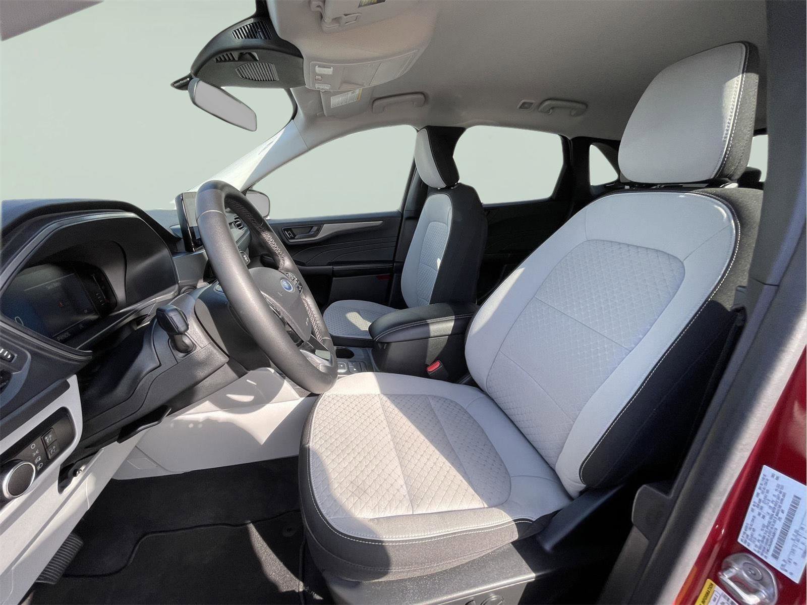 Used 2023 Ford Escape Active AWD/4WD image 13