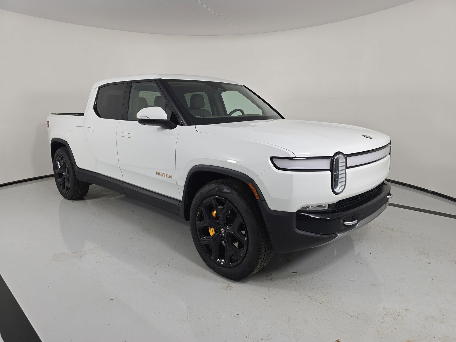 Used 2023 Rivian R1T Adventure image 7