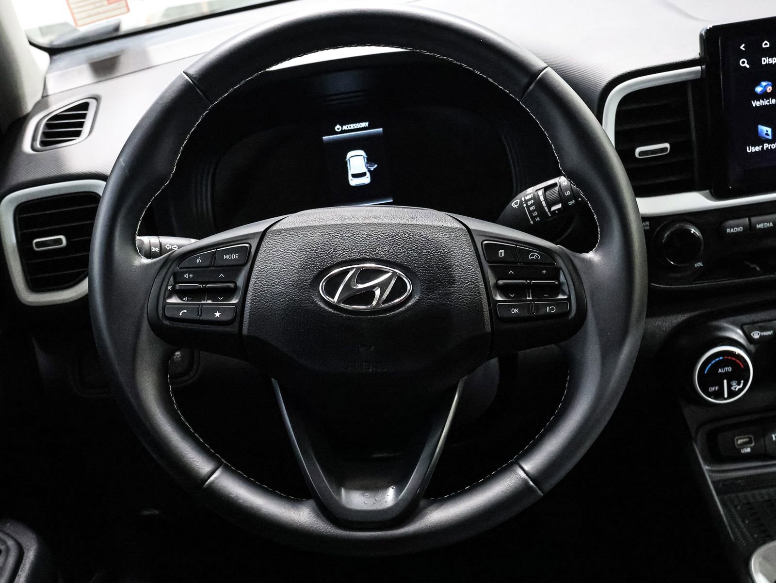 Used 2023 Hyundai Venue Limited w/ Cargo Package image 30