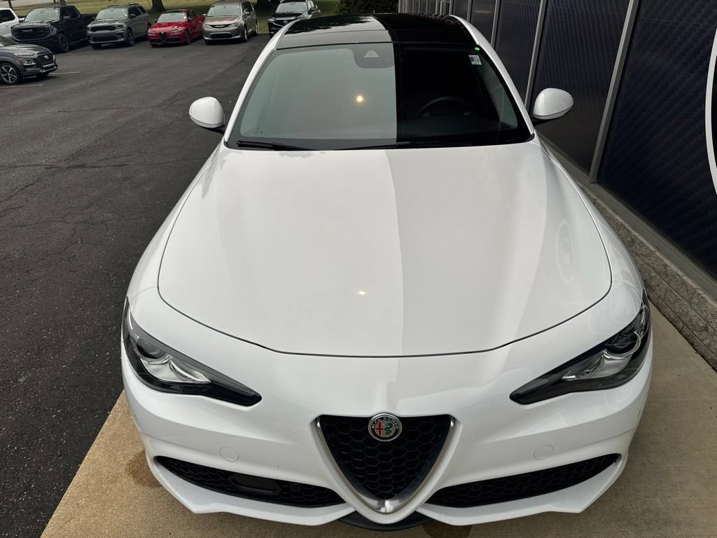 Used 2019 Alfa Romeo Giulia AWD image 9