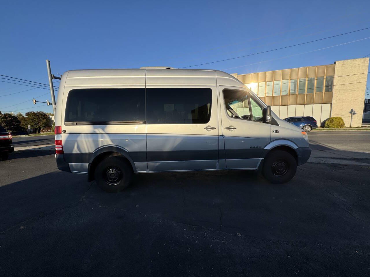 Used 2007 Dodge Sprinter 2500 w/ Cooling Group RWD image 6