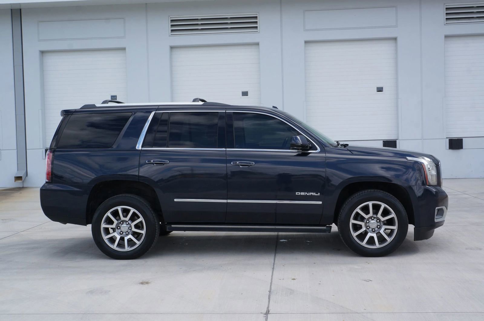 Used 2017 GMC Yukon Denali w/ Open Road Package image 15