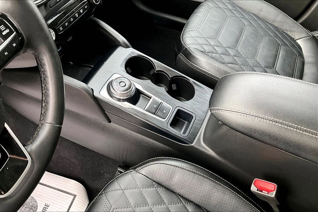 Certified 2023 Ford Escape Platinum w/ Premium Technology Package image 16