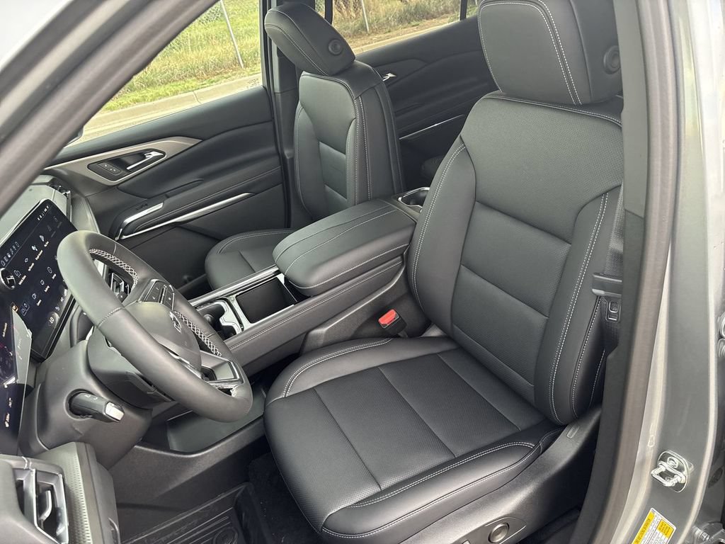 New 2026 Chevrolet Traverse LT w/ Midnight/Sport Edition AWD/4WD image 21