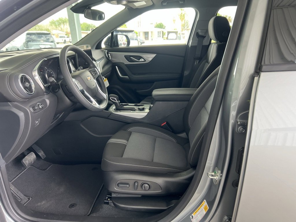 New 2025 Chevrolet Blazer LT image 9