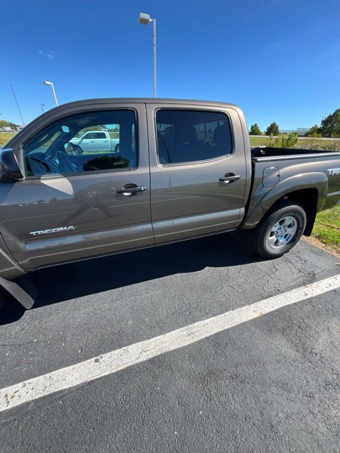 Used 2014 Toyota Tacoma 4x4 Double Cab w/ TRD Off-Road Package image 7