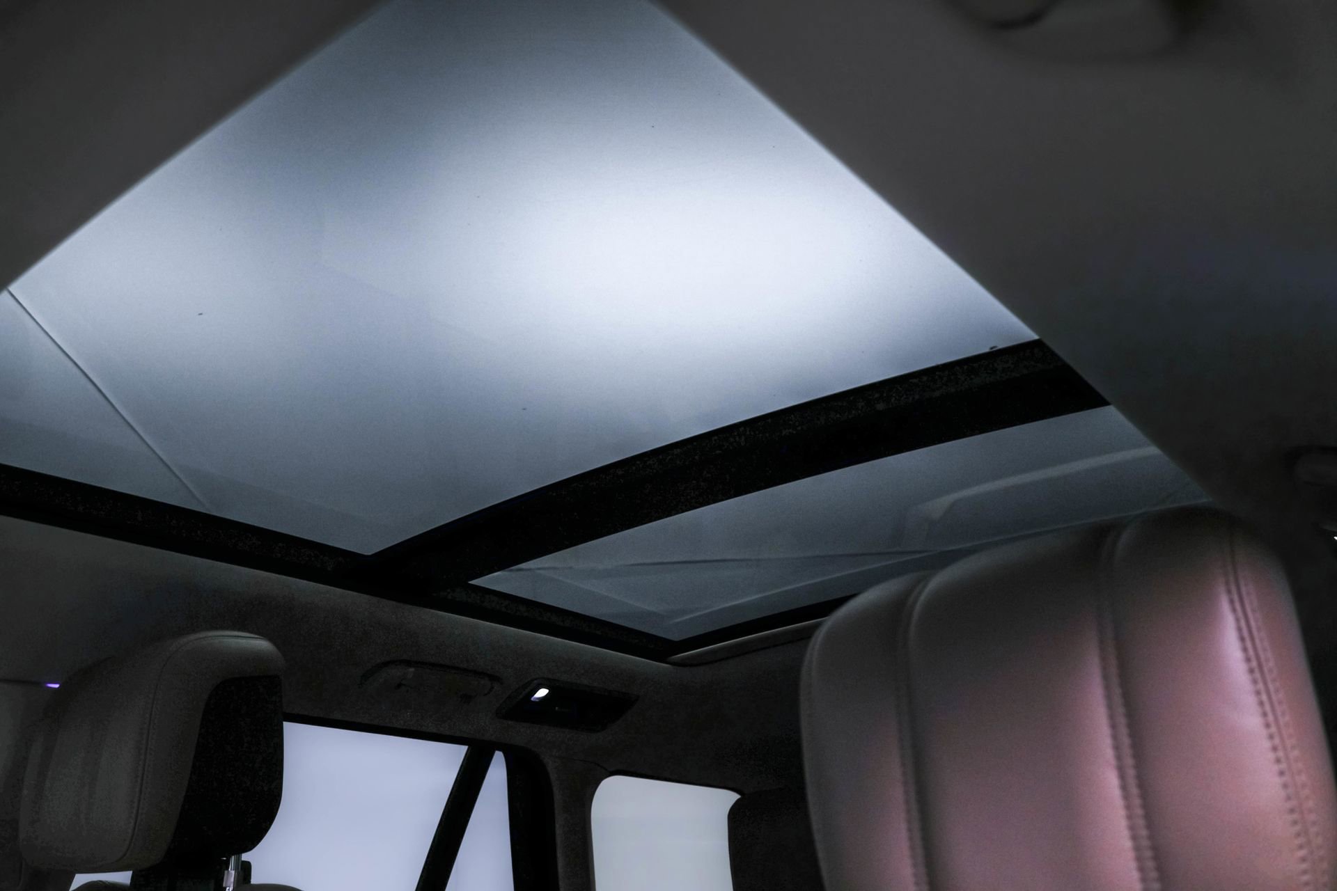 Used 2019 Land Rover Range Rover HSE image 6