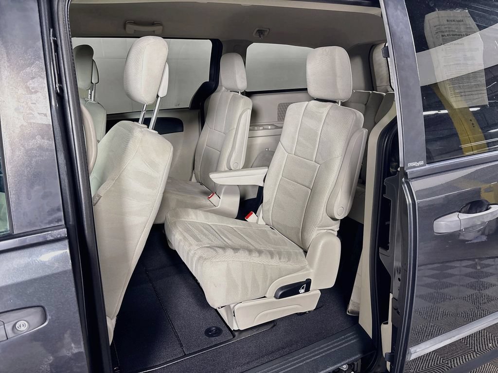 Used 2012 Dodge Grand Caravan American Value Package w/ UConnect Hands-Free Group FWD image 18