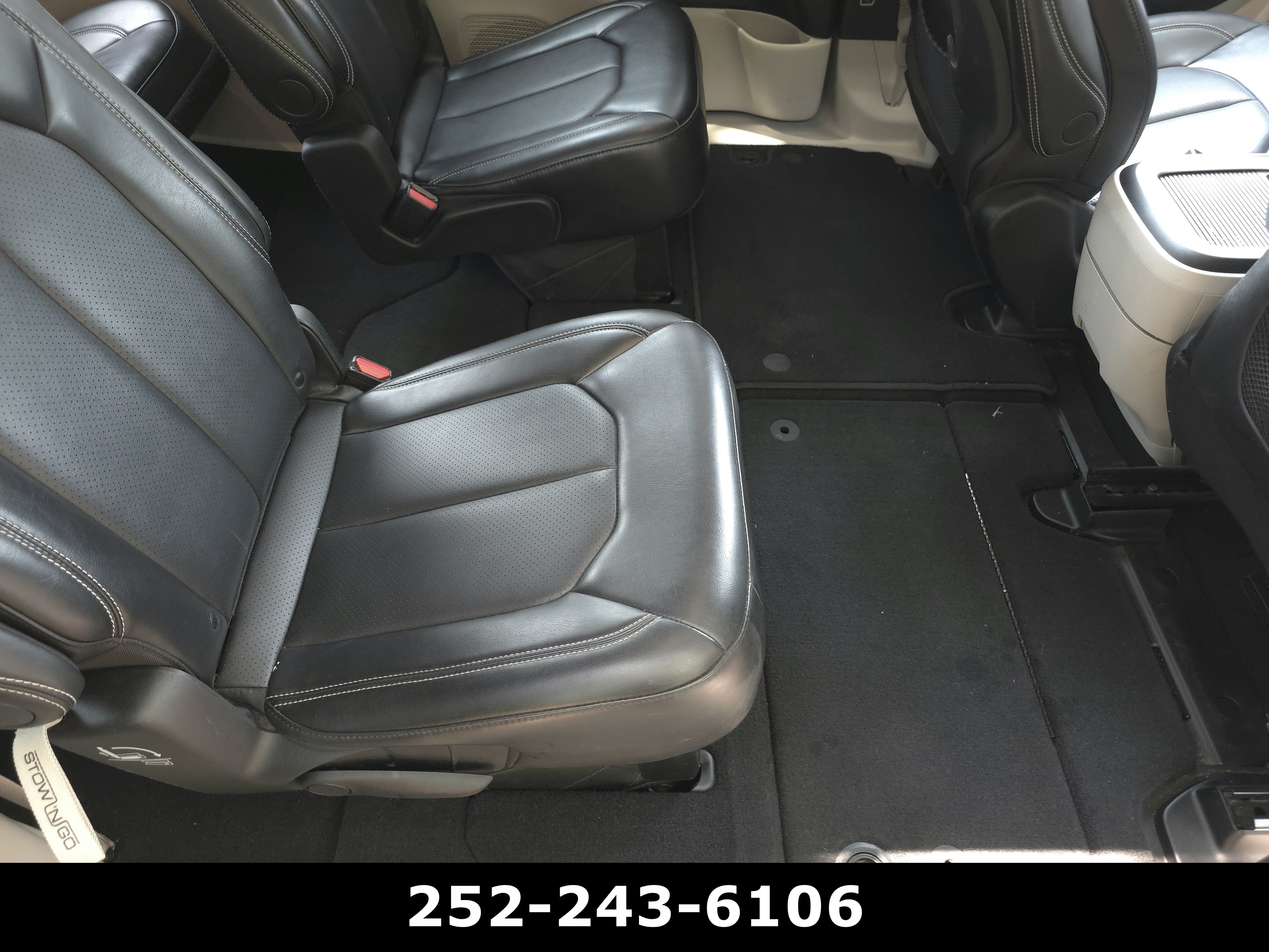 Used 2024 Chrysler Pacifica Touring-L FWD image 43