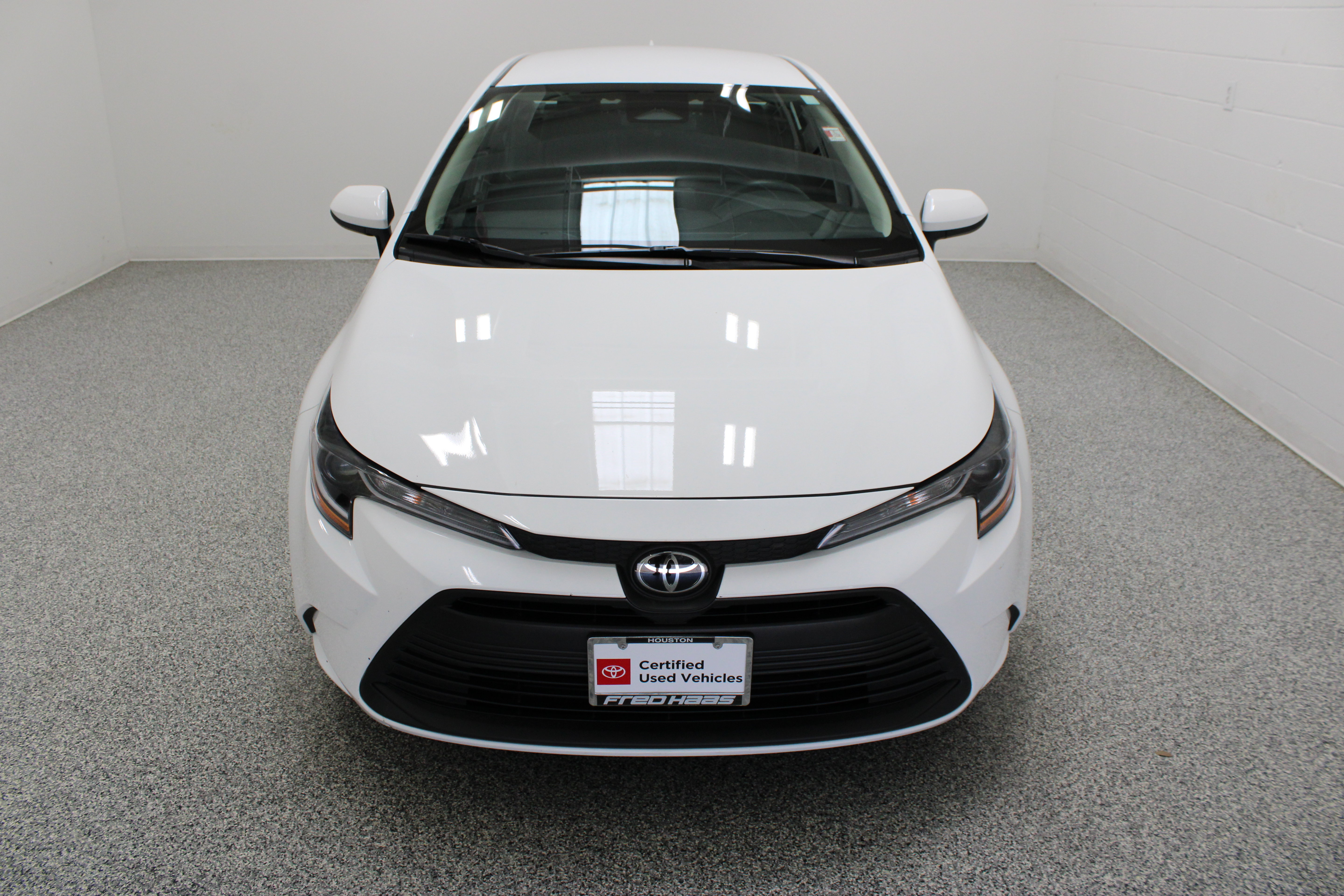 Certified 2026 Toyota Corolla LE FWD image 3
