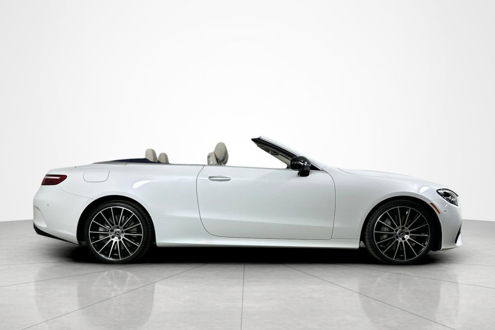 Used 2023 Mercedes-Benz E 450 4MATIC Cabriolet image 6