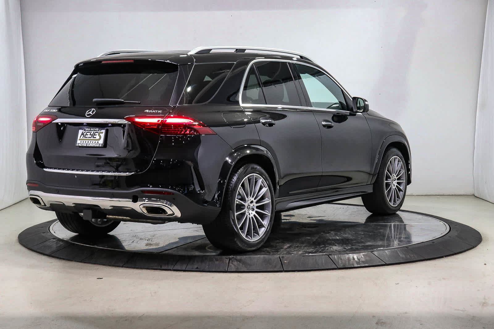 Certified 2026 Mercedes-Benz GLE 580 4MATIC image 4
