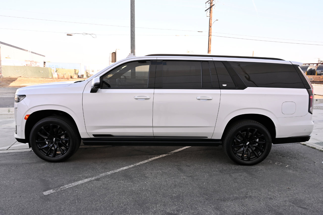 Used 2021 Cadillac Escalade ESV Sport w/ Driver Assist Tech Package RWD image 4