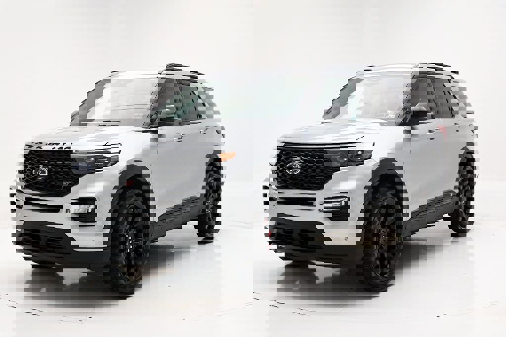 Used 2024 Ford Explorer ST w/ Technology Package image 2
