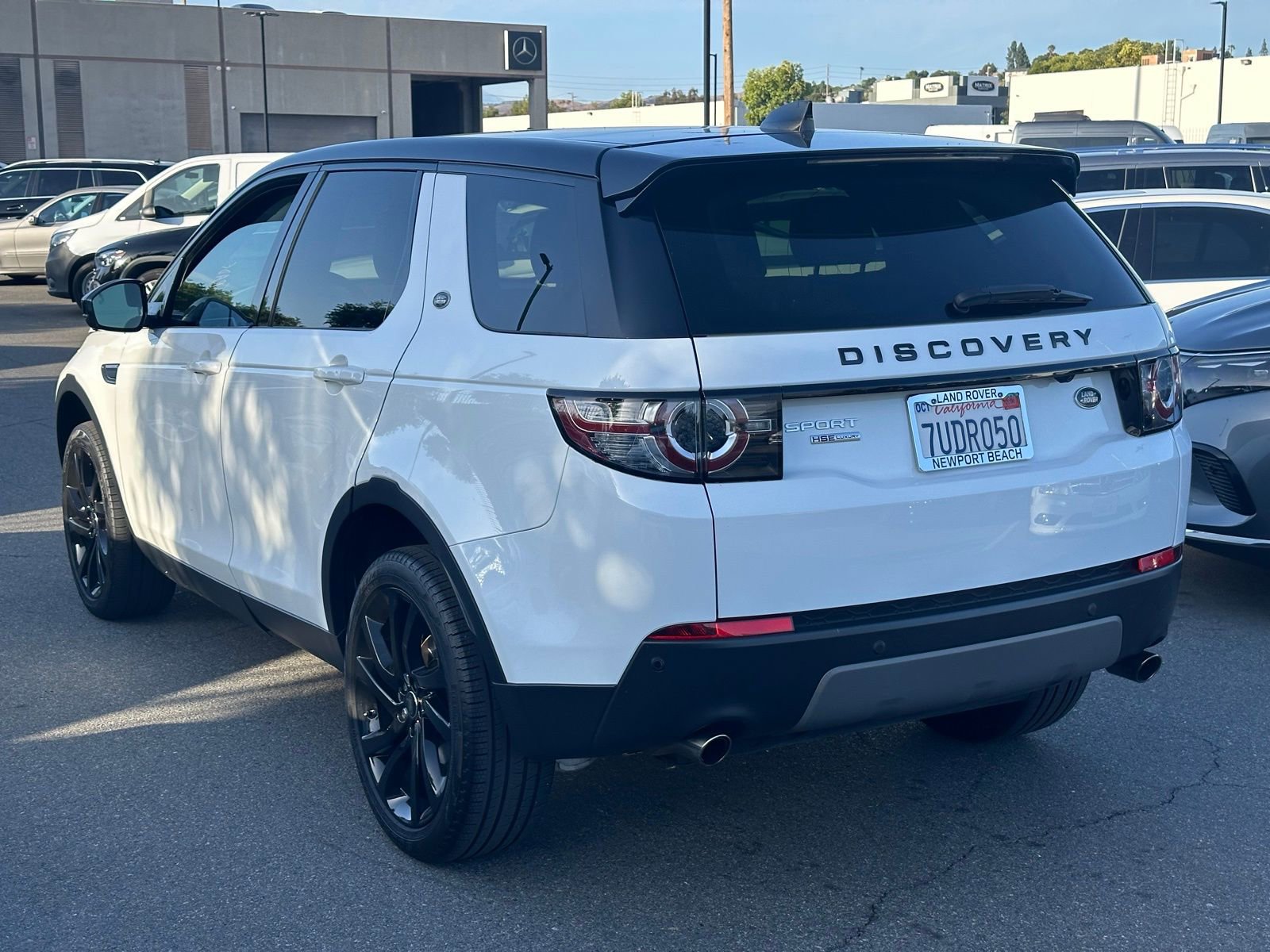 Used 2017 Land Rover Discovery Sport HSE Luxury image 8