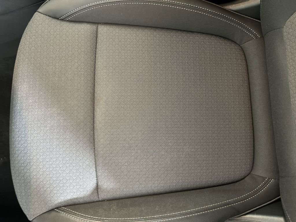 Used 2023 Buick Encore GX Select w/ Sport Touring Package FWD image 23