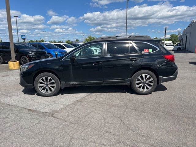 Used 2019 Subaru Outback 2.5i Limited AWD/4WD image 3