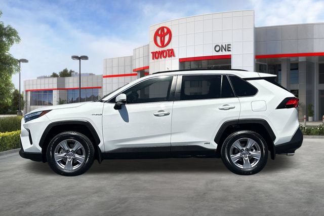 Certified 2025 Toyota RAV4 LE AWD/4WD image 9