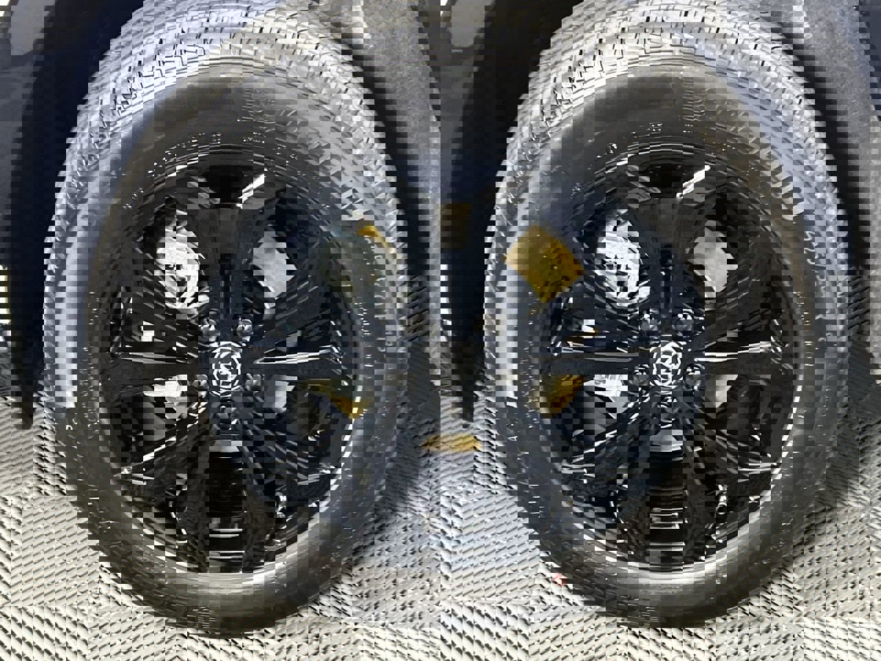 Used 2025 Toyota RAV4 XSE image 9