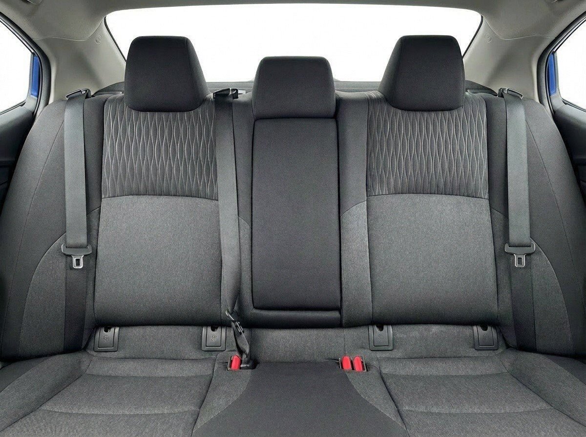 Used 2025 Toyota Camry LE FWD image 18
