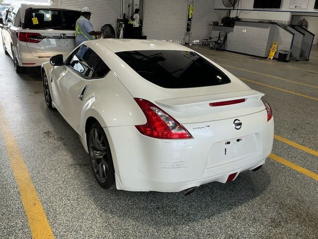 Used 2014 Nissan 370Z Touring w/ Sport Package RWD image 2