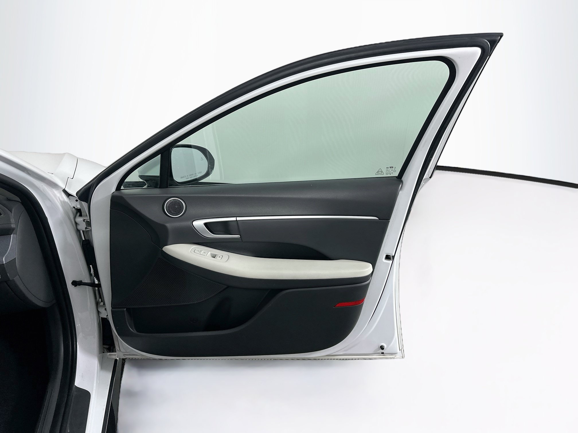 Used 2025 Hyundai Sonata SEL FWD image 32
