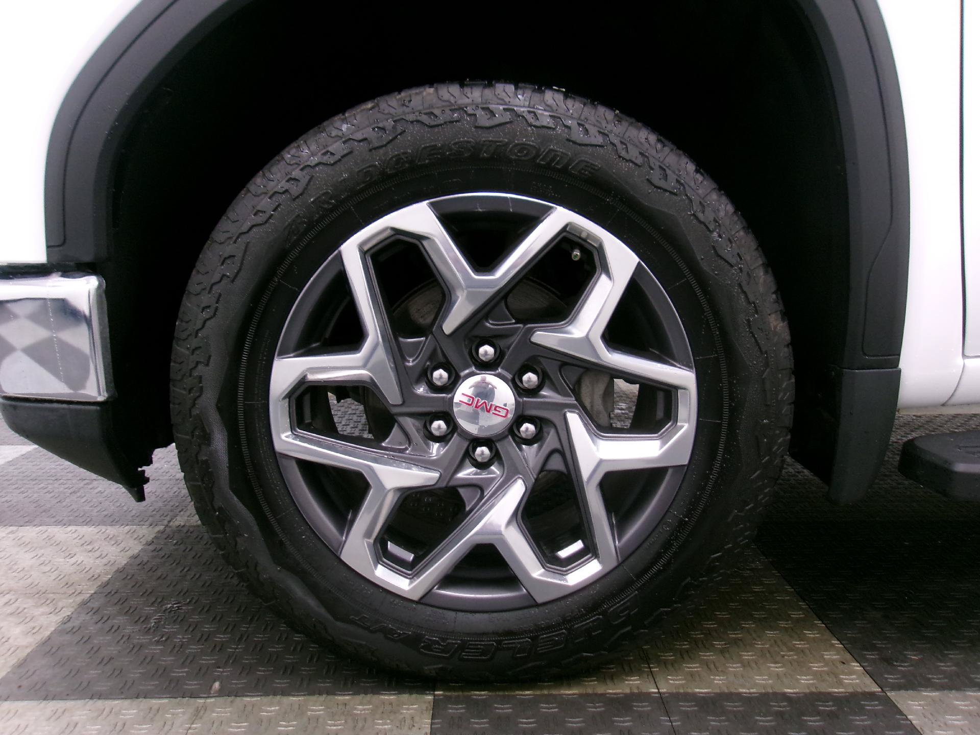 Used 2023 GMC Sierra 1500 SLT w/ SLT Premium Package AWD/4WD image 19