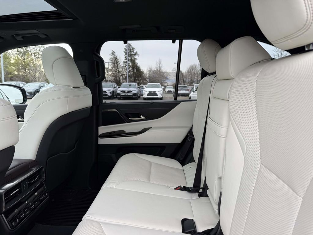 Used 2024 Lexus LX 600 4WD w/ Appearance Package image 18