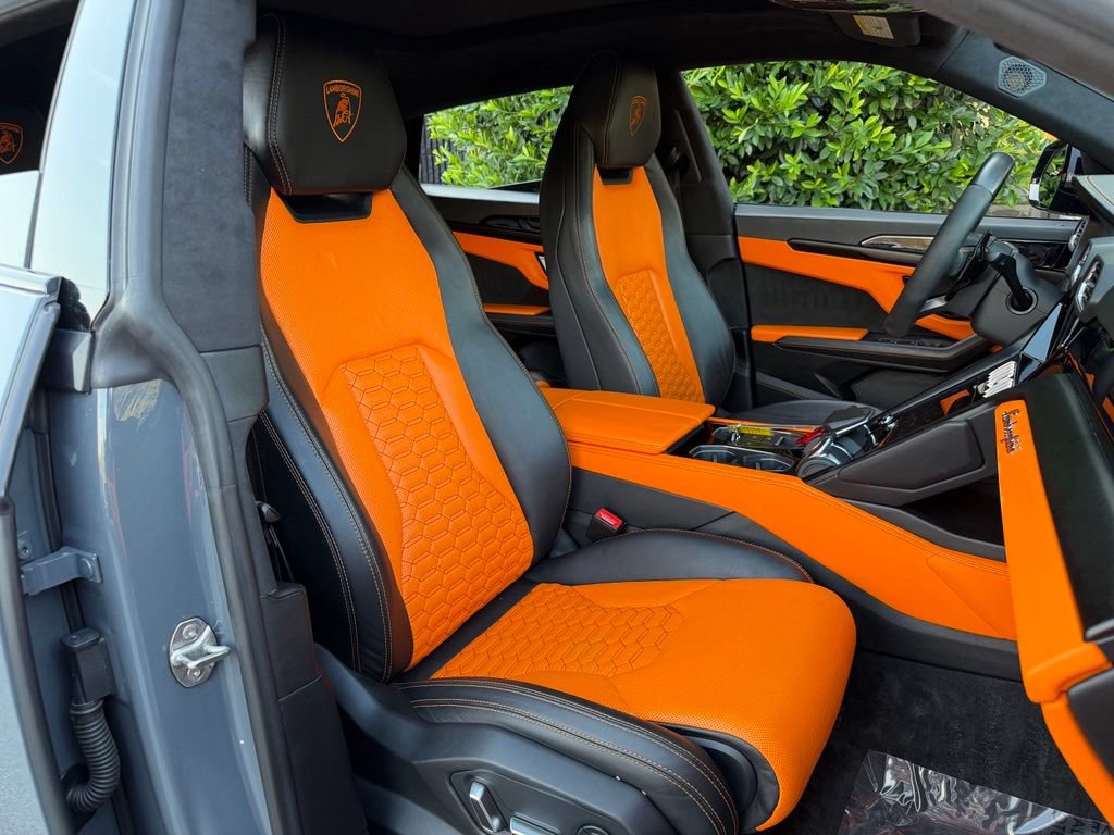 Used 2022 Lamborghini Urus AWD/4WD image 35