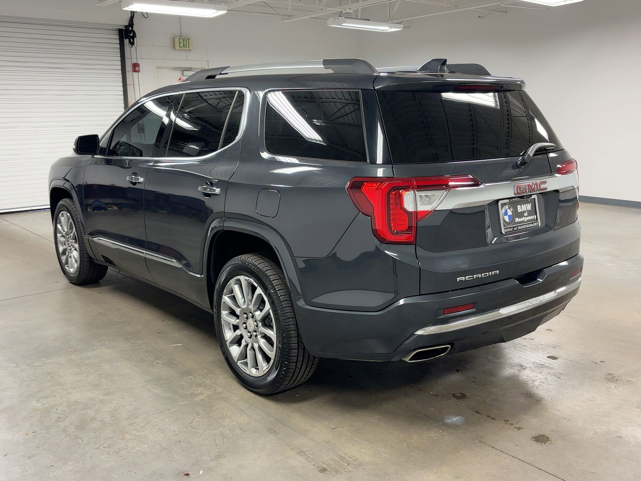 Used 2023 GMC Acadia Denali w/ Denali Ultimate Package image 2