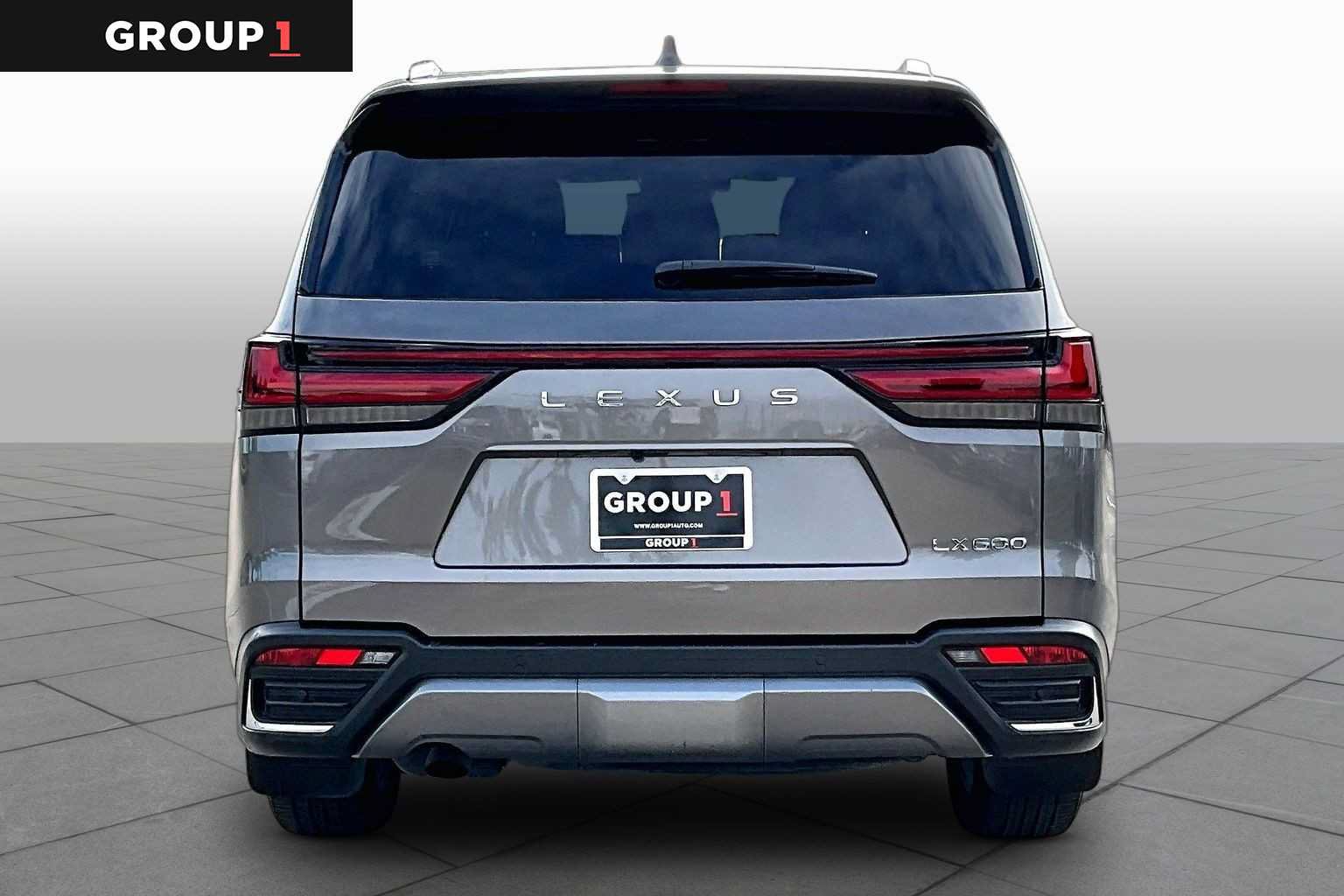 Used 2025 Lexus LX 600 4WD w/ Accessory Package (2T) image 5