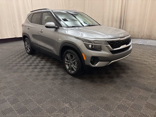 Certified 2023 Kia Seltos S image 3
