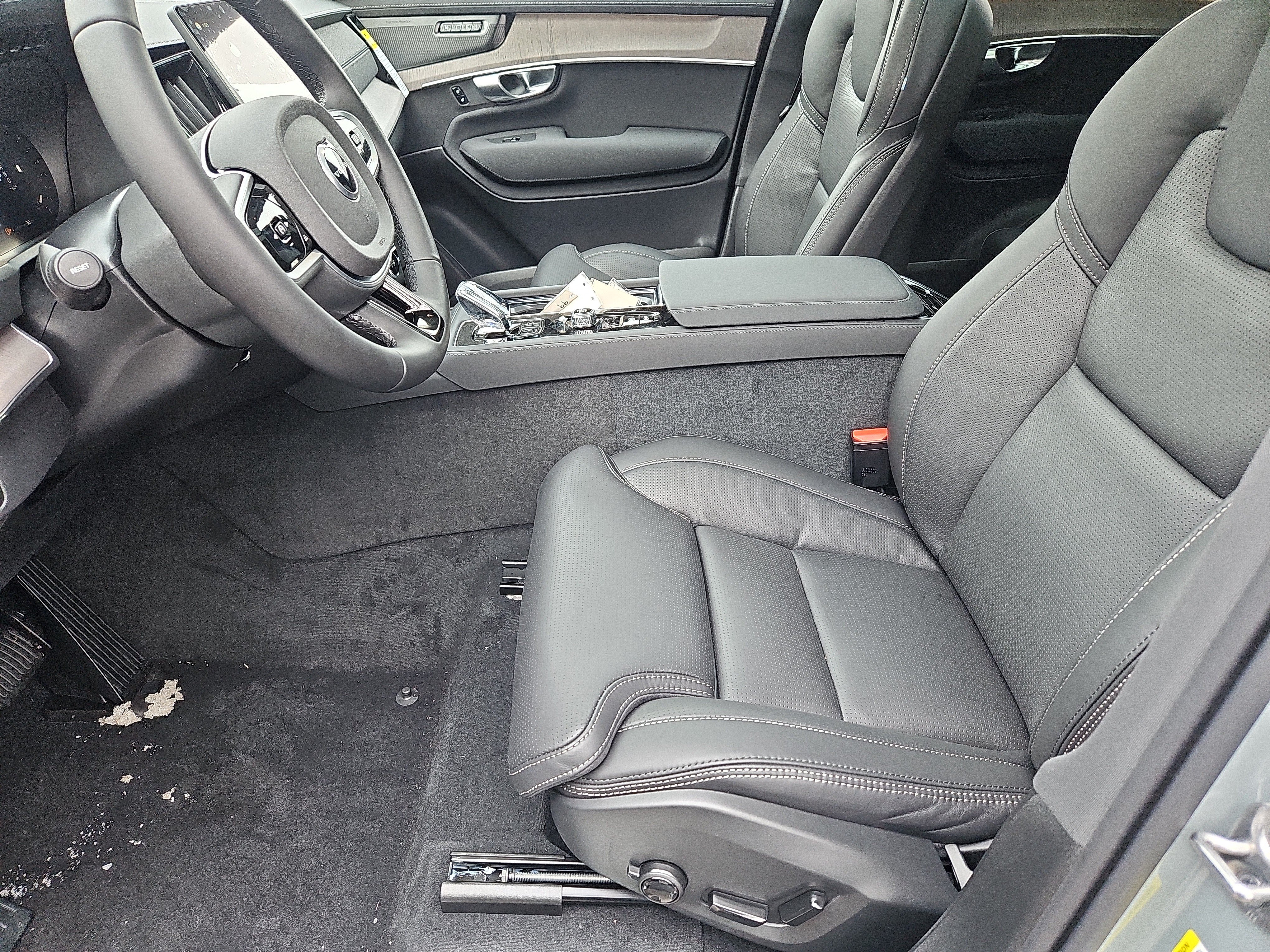 New 2026 Volvo XC90 B6 Ultra w/ Protection Package AWD/4WD image 21
