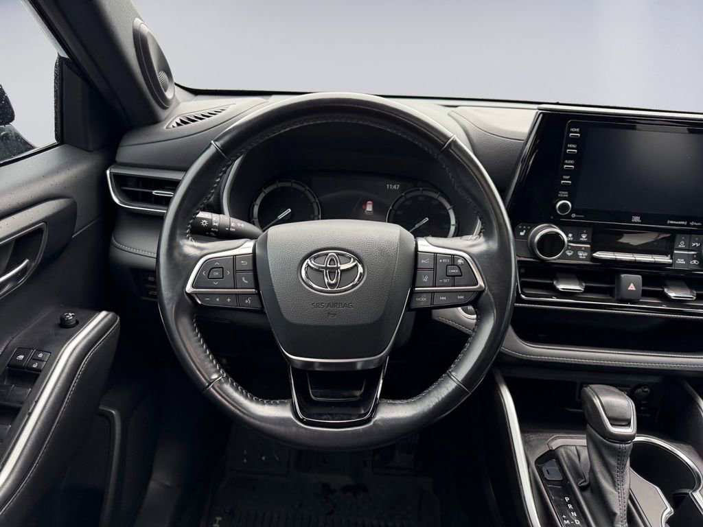 Used 2021 Toyota Highlander XSE image 13