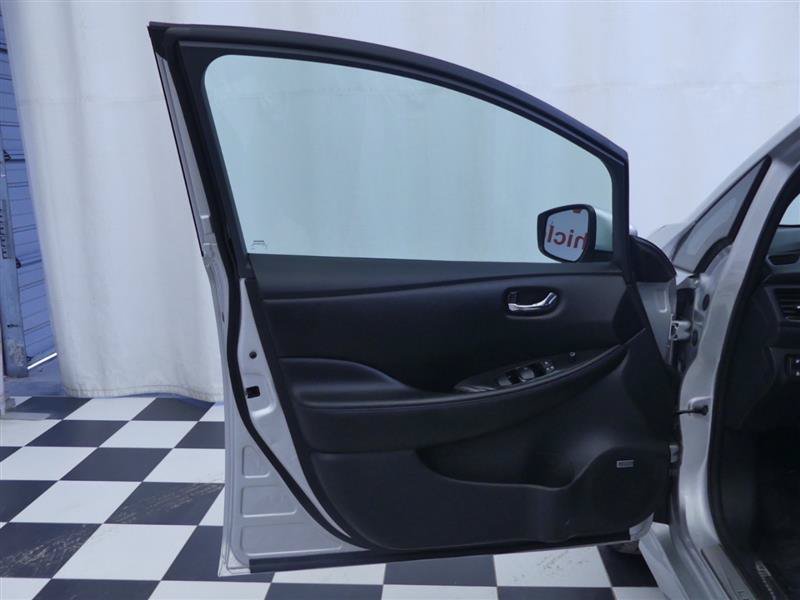 Used 2018 Nissan Leaf SL w/ SL Technology Package FWD image 27
