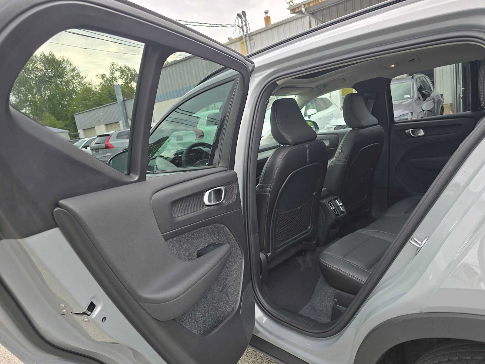 Used 2026 Volvo XC40 B5 Plus w/ Protection Package Premier AWD/4WD image 16