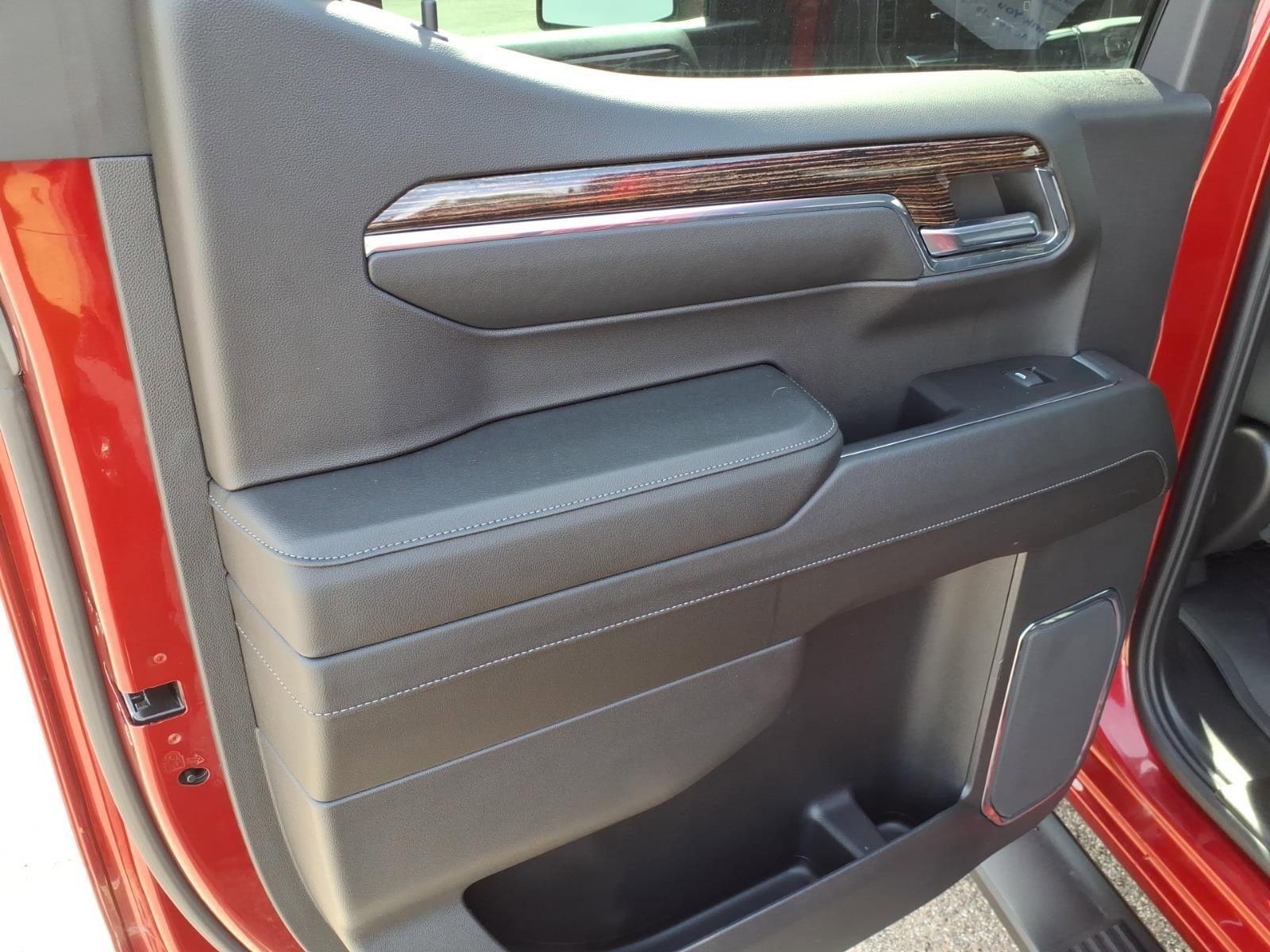 Certified 2024 GMC Sierra 1500 Elevation w/ LPO, Elevation Black Package image 11