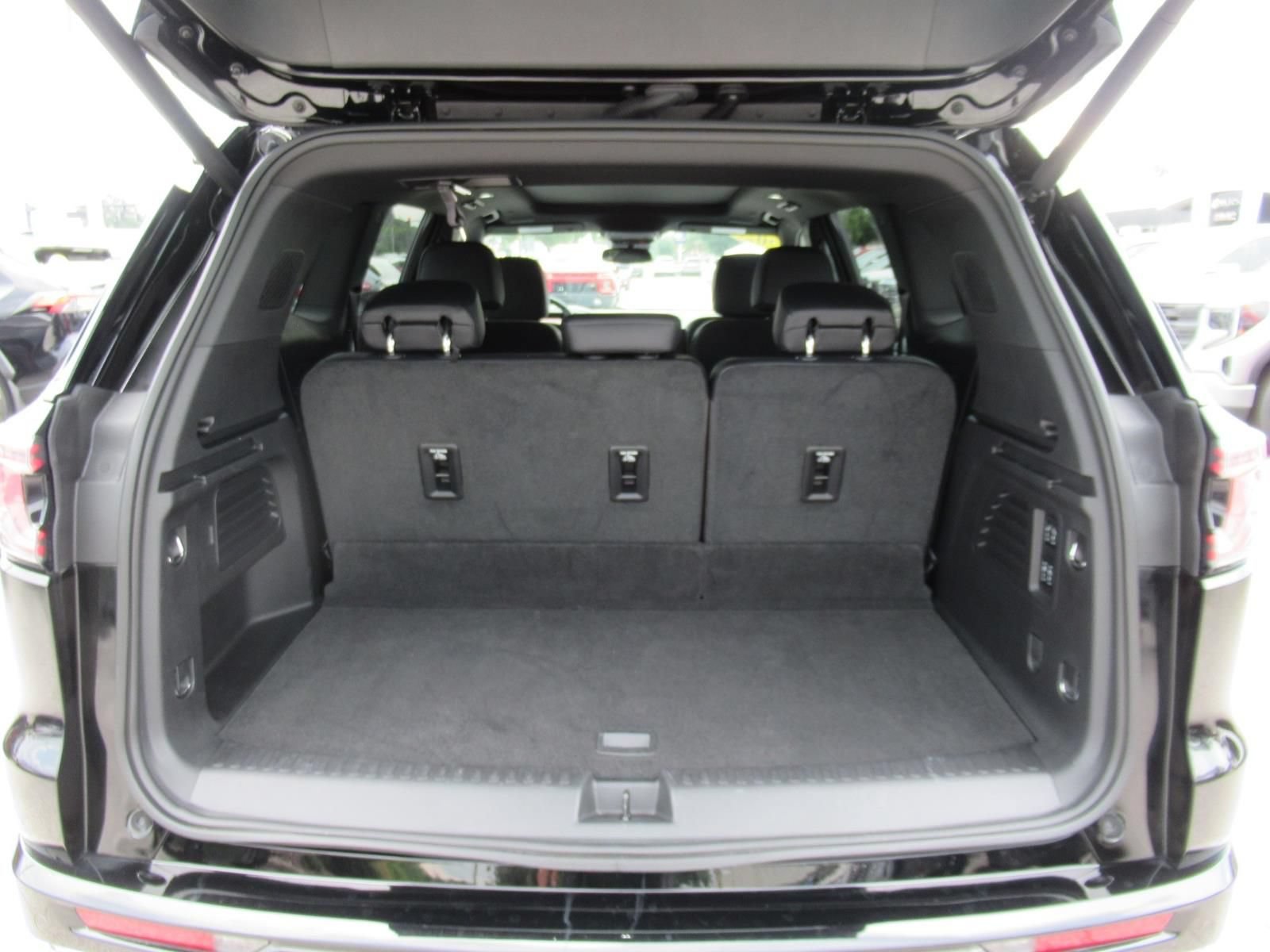 Used 2025 GMC Acadia Denali FWD image 39