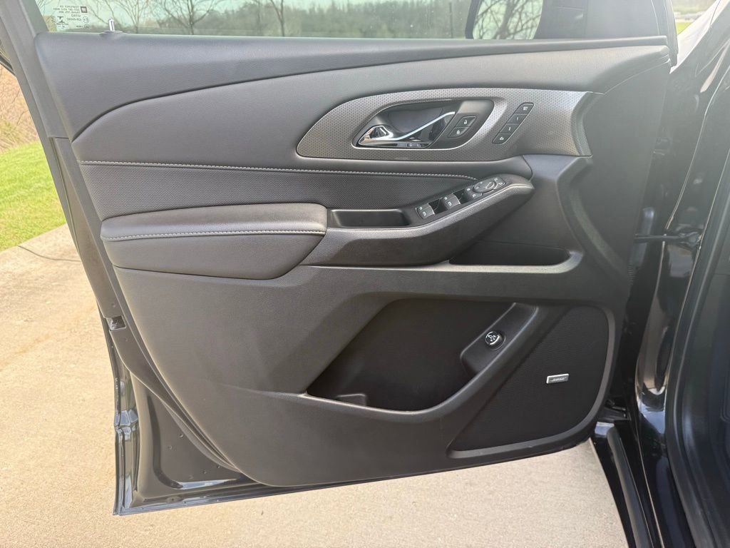 Used 2023 Chevrolet Traverse Premier w/ Redline Edition image 26