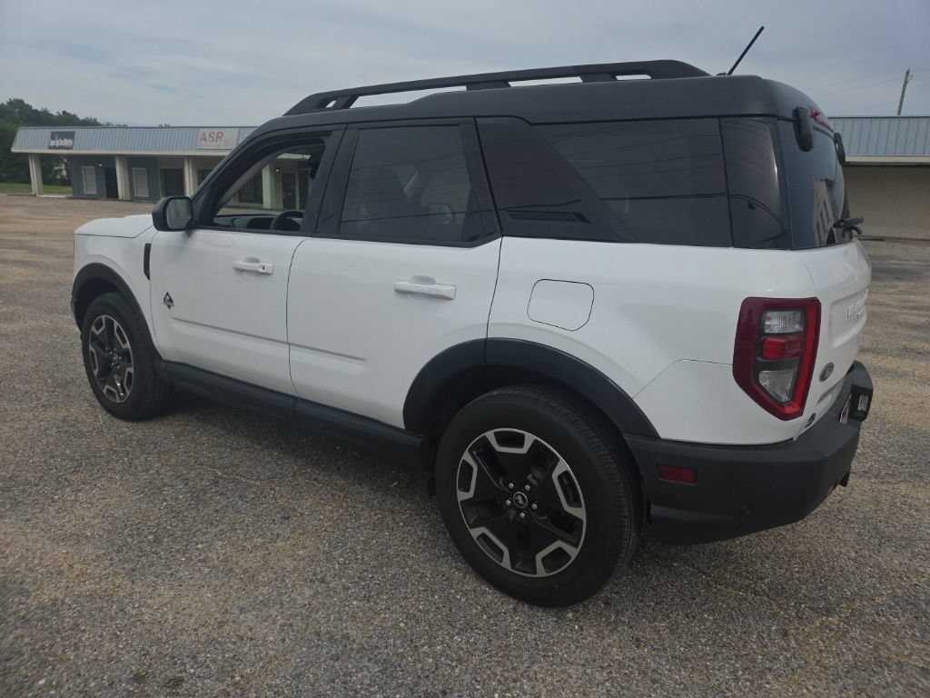 Used 2023 Ford Bronco Sport Outer Banks w/ Tech Package AWD/4WD image 3