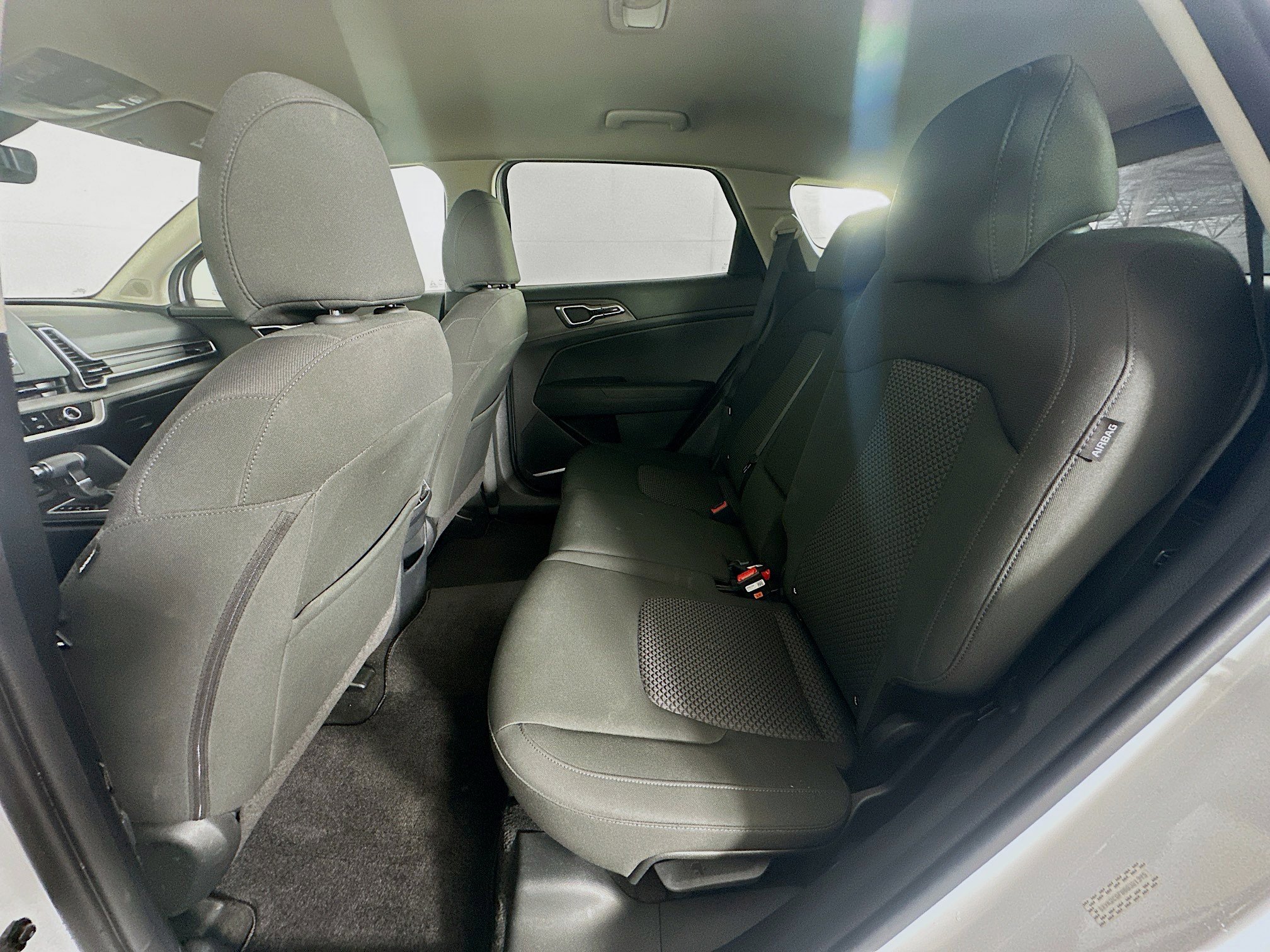Used 2025 Kia Sportage LX image 27