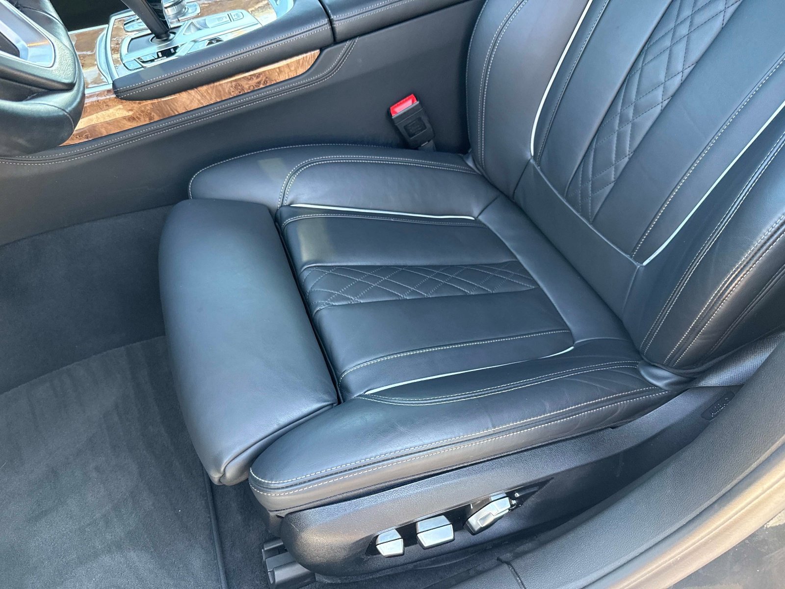 Used 2019 BMW 750i xDrive AWD/4WD image 20