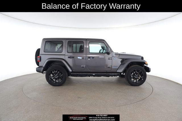 Used 2025 Jeep Wrangler Unlimited Sahara w/ Safety Group image 23