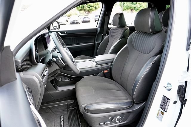 Certified 2025 Hyundai Palisade Calligraphy AWD/4WD image 16