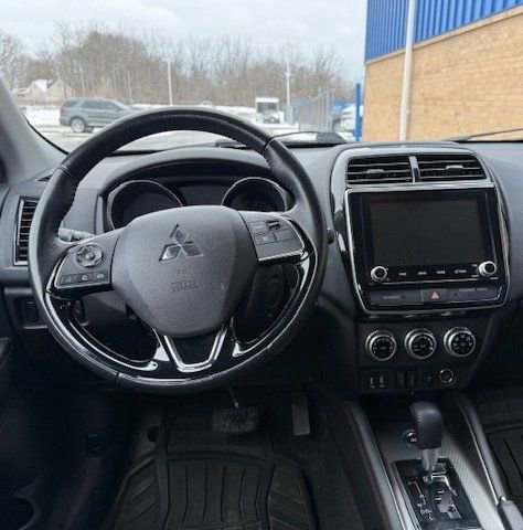 Used 2022 Mitsubishi Outlander Sport SE image 17