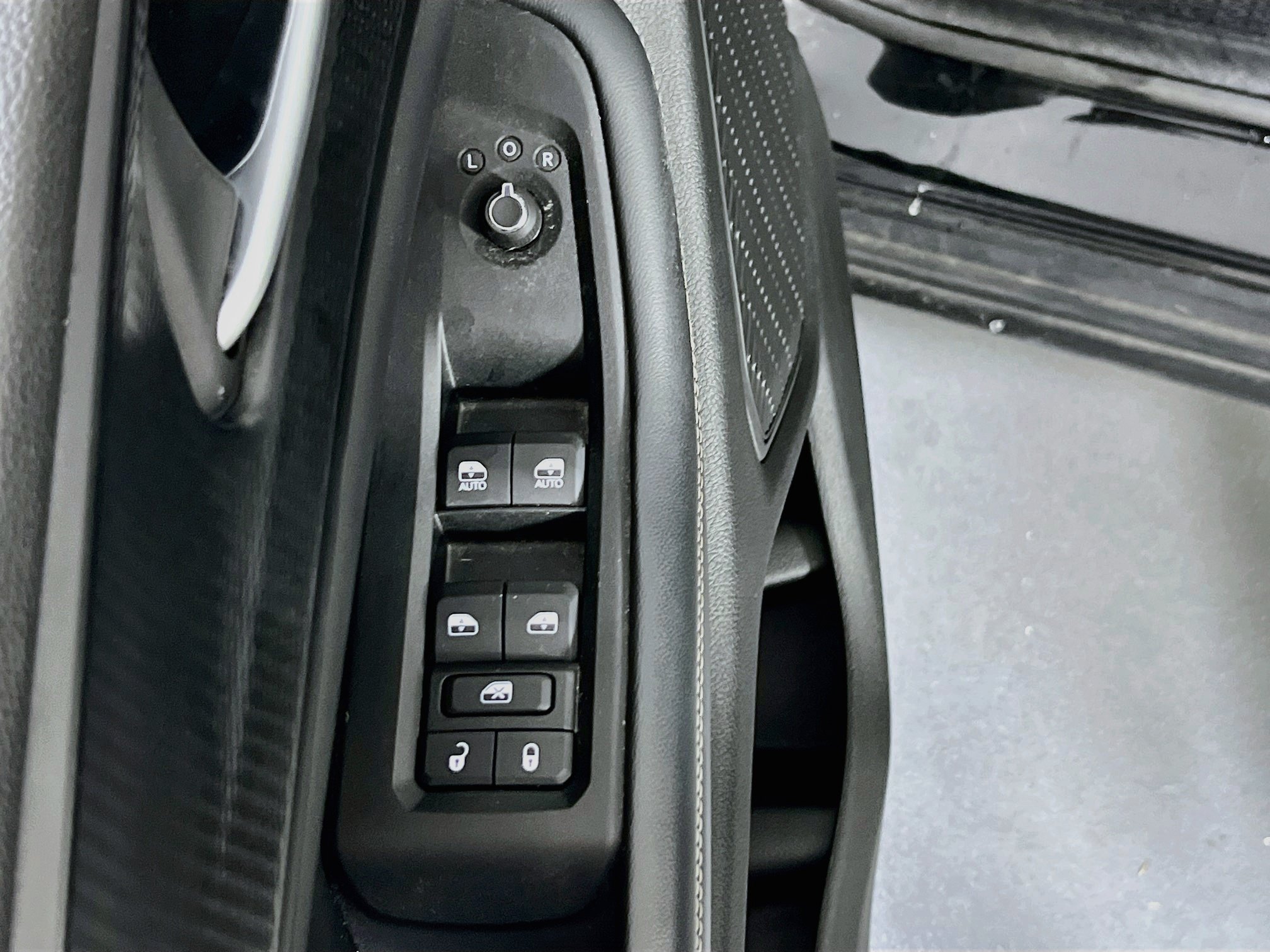 Used 2023 Jeep Grand Cherokee L Laredo AWD/4WD image 17