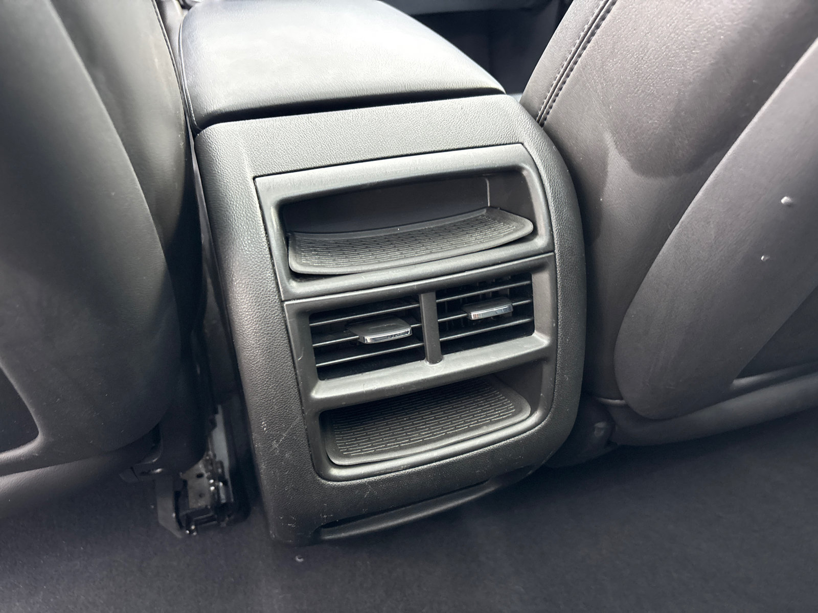 Used 2018 Cadillac XT5 Luxury w/ Driver Awareness Package FWD image 31